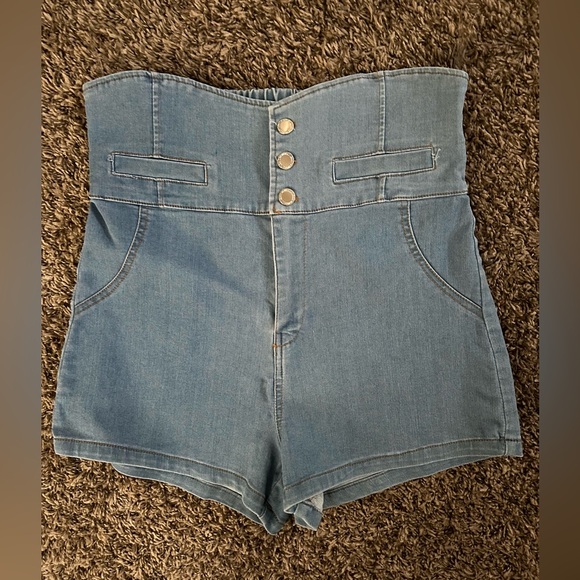 3 Button High Waist Denim Short - Picture 5 of 6
